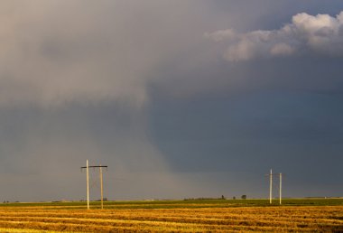 fırtına bulutları saskatchewan