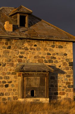 Taş ev terk edilmiş