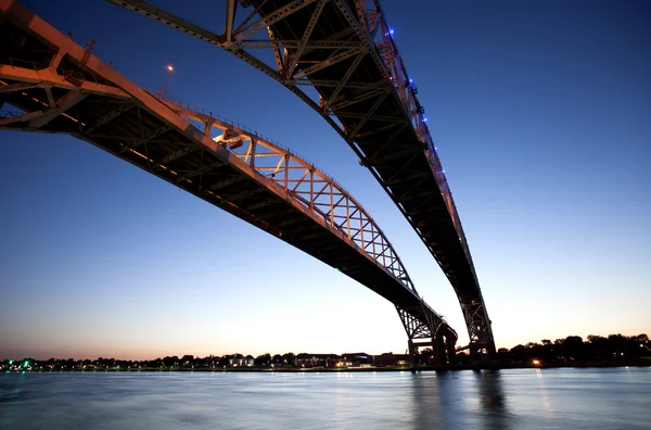 Night Photo Blue Water Bridge — Stock Photo, Image