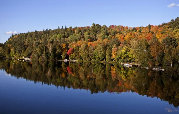 Lac en automne — Photo