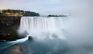 Niagara Falls gündüz