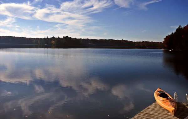 Lac en automne — Photo