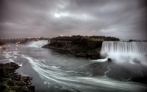 Niagara fällt tagsüber — Stockfoto