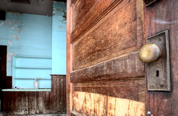 Casa escola abandonada — Fotografia de Stock