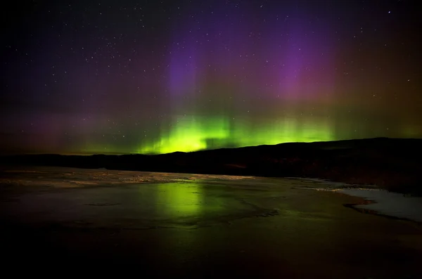 Aurora boreal é luzes do norte — Fotografia de Stock