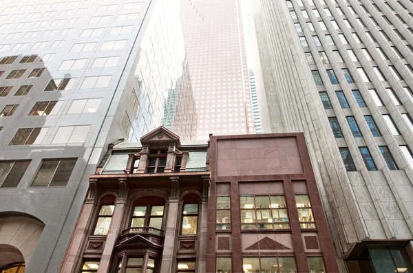 Gebouwen oude en nieuwe Toronto — Stockfoto