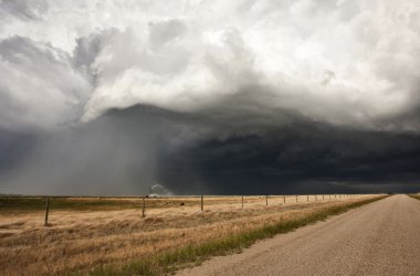 fırtına bulutları saskatchewan
