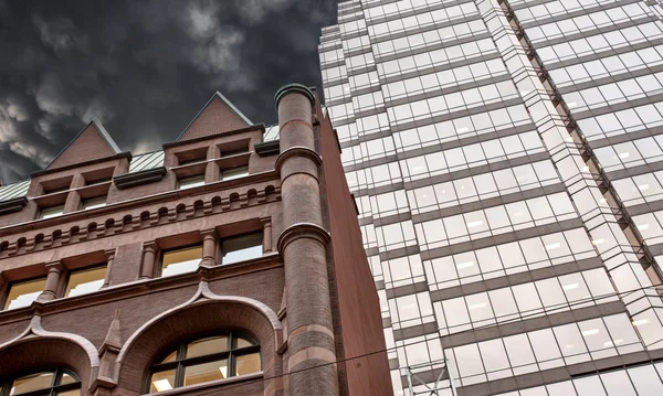 Byggnader gamla och nya Toronto — Stockfoto