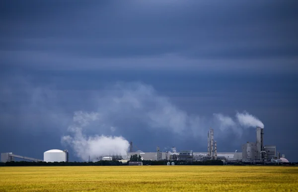 Burzowe chmury niebo Prairie — Zdjęcie stockowe