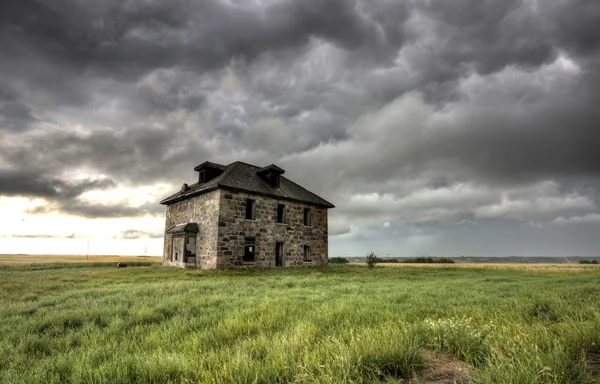 Sturm Wolken Prärie Himmel Steinhaus — Stockfoto