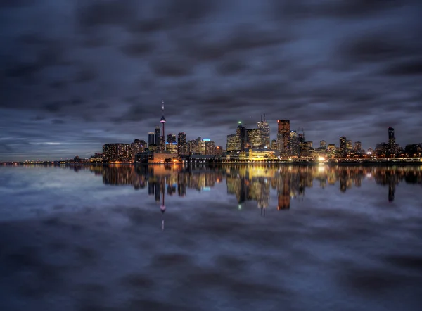 Ciudad de Toronto la noche Shot — Foto de Stock