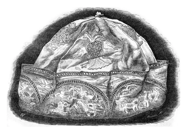 Bonnet of Emperor Charles V, the Cluny Museum, vintage engraving — 图库照片