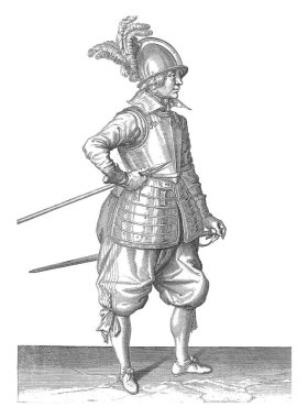 Bir asker, tam uzunlukta, sağ tarafında mızrağını (mızrak) sağ elinin yanında taşıyor, ucunu eğimli ve karnına yakın bir şekilde işaret ediyor, klasik oyma..