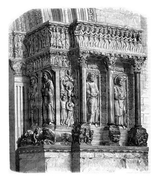 Fragment of the portal of Saint Trophime, Arles, vintage engravi — Stock Photo, Image