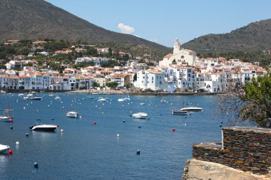 Cadaques Köyü panoramik manzaralı