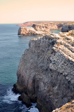 Algarve kıyısındaki kayalıklar