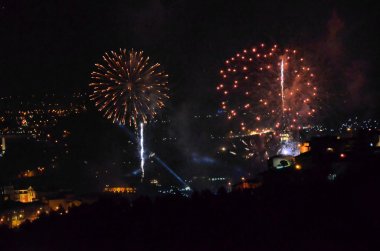 Porto kenti üzerinde havai fişek