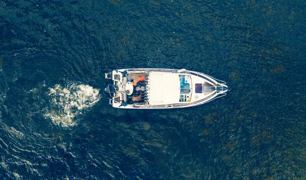 Pescador Vista Aérea Barco Océano Vista Superior Hermoso Paisaje Marino — Foto de Stock
