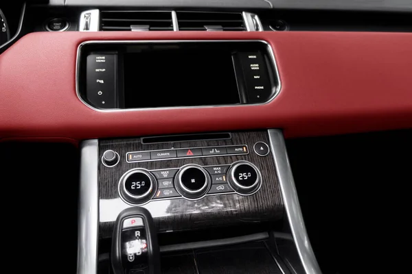 Red Luxury Modern Car Interior Shift Lever Dashboard Detail Modern — Stock Photo, Image