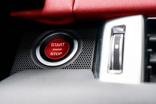 Auto Dashboard Met Focus Rode Motor Start Stopknop Moderne Auto — Stockfoto