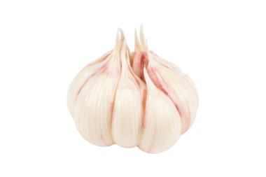 Sarımsak izole. Beyaz arka planda kırpma yolu olan izole sarımsak. Taze sarımsak. Taze soyulmuş sarımsak, sarımsaklı soğan. 