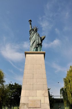 Özgürlük Anıtı, paris