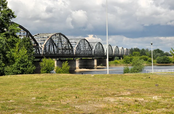 Bridge på med floden vistula i Grudziądz — Stockfoto