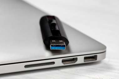 Başparmak götürmek ile hızlı Usb hızı teknolojileri bilgisayar üzerine 
