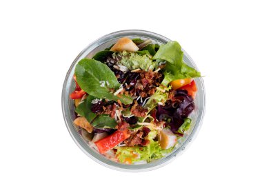 Cam kapta beyaz bac izole karışık salata, üstten görünüm