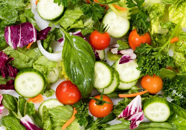 Čerstvý salát ingredience v Výplň rámečku rozvržení — Stock fotografie