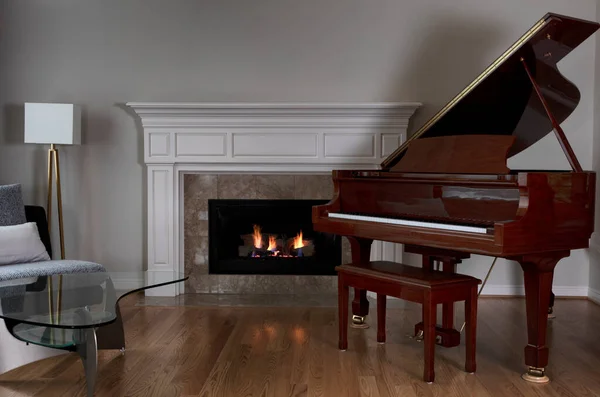 Caminetto Luminoso Con Pianoforte Coda Bambino Pavimenti Legno Massello Quercia — Foto Stock