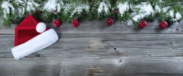 Feliz Conceito Natal Fundo Madeira Natural Rústico Com Decorações Tradicionais — Fotografia de Stock