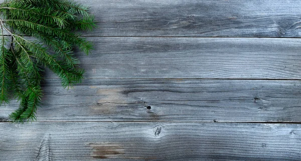 Joyeux Fond Noël Avec Vraies Branches Sapin Sur Une Planche — Photo