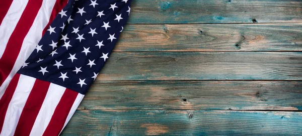 Das Schwenken Der Amerikanischen Flagge Auf Der Linken Seite Verblasster — Stockfoto