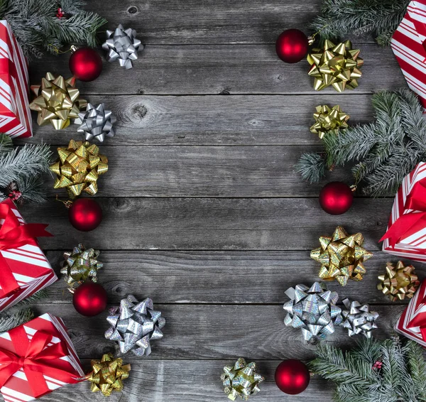 Décorations Saisonnières Sur Des Planches Rustiques Bois Pour Joyeux Noël — Photo