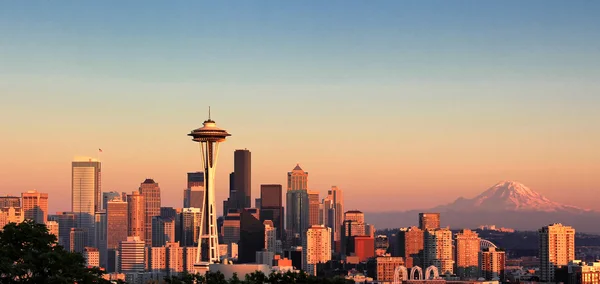 Sunset over the city of Seattle Washington during a nice summer Stock Image