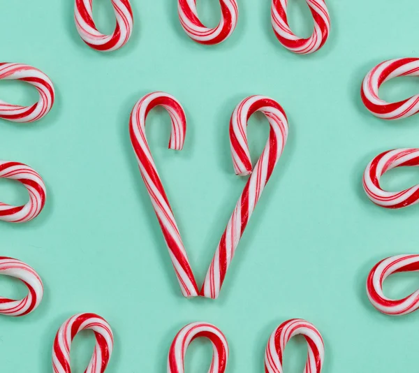 Bastones de caramelo para la temporada navideña — Foto de Stock
