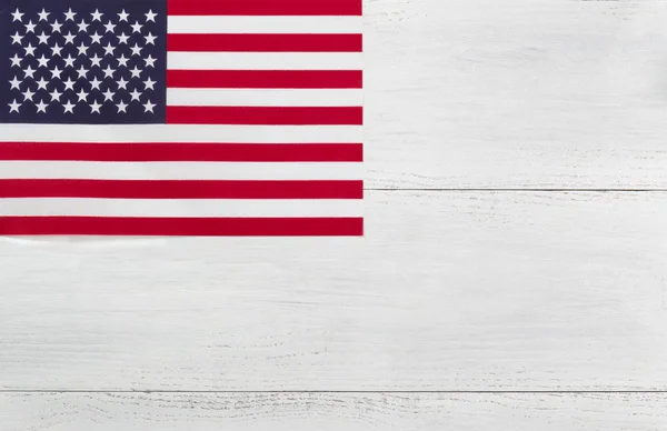 Amerikanische Flagge auf weißem Holz — Stockfoto