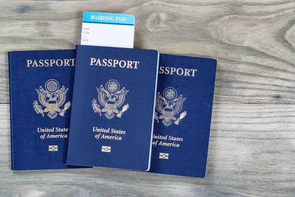 美国护照上老木头 — 图库照片