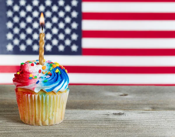Cupcake decorated in Fourth of July holiday colors — Stock Photo, Image