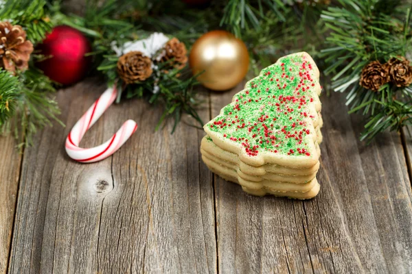 Biscuits en forme d'arbre pour Noël — Photo