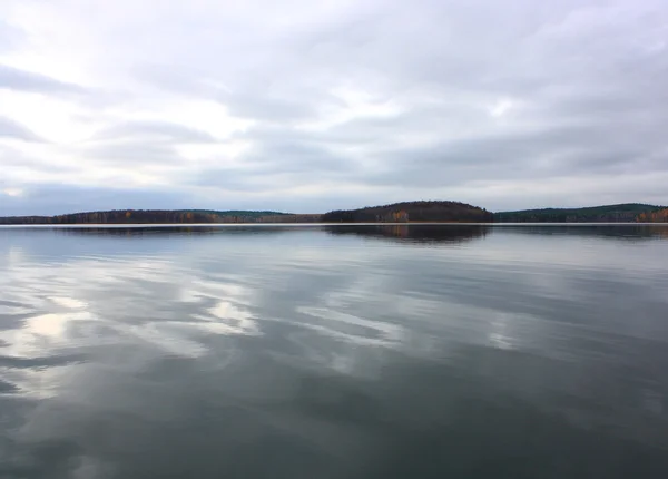 El lago Bolshoy Sunukul —  Fotos de Stock