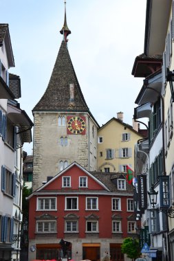 Zürih merkezinde renkli binalar, Isviçre