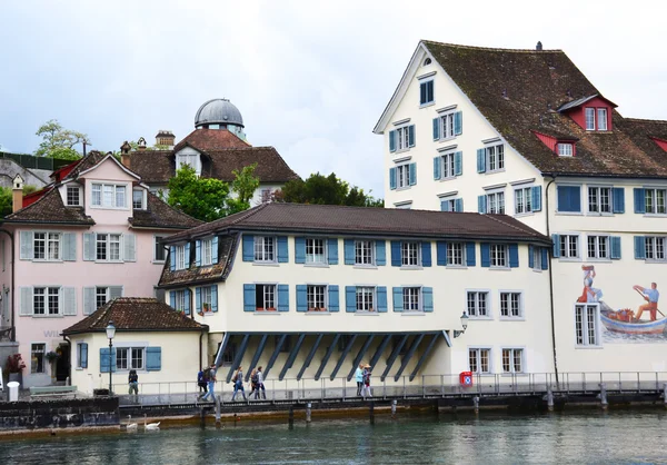 Blick auf Zürich mit Limmatfluss — Stockfoto