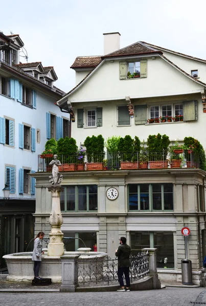 Edifici colorati nel centro di Zurigo, Svizzera — Foto Stock