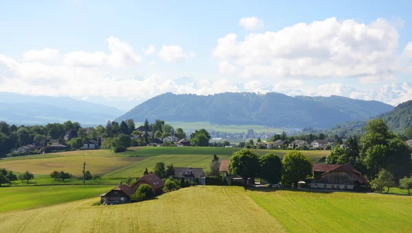 Вид с воздуха на деревни Швейцарии — стоковое фото