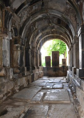 Ermenistan 'daki Sanahin Manastırı Kompleksi' nde bir kilisenin içinde.