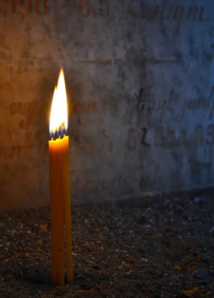 Ljus Brinner Kyrka — Stockfoto