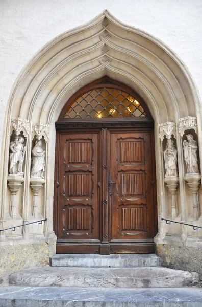 古い教会ドアの詳細 — ストック写真