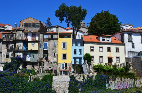 Kleurrijke huizen van porto ribeira — Stockfoto